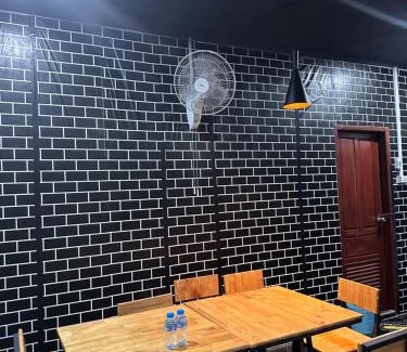 Vientiane Prefecture House | Meenoy hotel vientiane laos 旅館