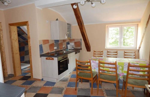 Altenkirchen Apartment | Meerblickwohnung - Meerzauber. Gutshaus Reidervitz mit Großem Lindengartenarten