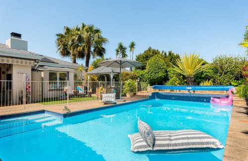 Edgemead Apartment | Meerendal Cottage-Affordable Luxury-Private Garden with Pool & Hot Tub