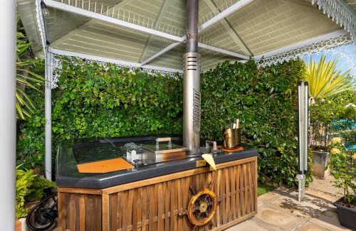 Edgemead Apartment | Meerendal Cottage-Affordable Luxury-Private Garden with Pool & Hot Tub