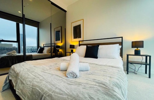 Melbourne Central Business District Apartment | Mega Style Apartments Collins House
