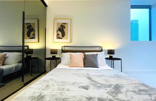 Melbourne Central Business District Apartment | Mega Style Apartments Collins House
