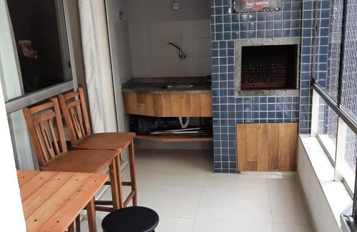 Andorinha Apartment | Meia Praia - apartamento com sacada ampla e churrasqueira, próximo a praia e a avenida principal.