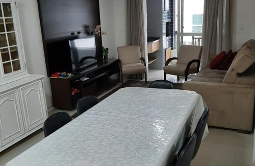 Andorinha Apartment | Meia Praia - apartamento com sacada ampla e churrasqueira, próximo a praia e a avenida principal.
