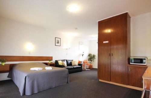 Beaconsfield Hotel | Melaleuca Lodge Beaconsfield