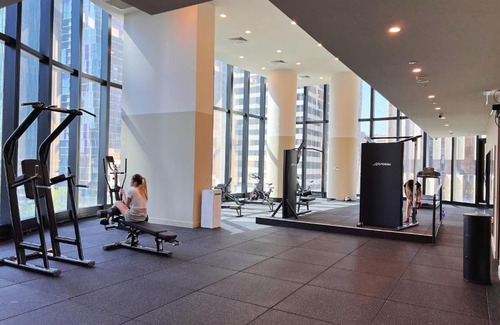 Melbourne Central Business District Apartment | Melbourne CBD 2B2B1S with City & Sea Views