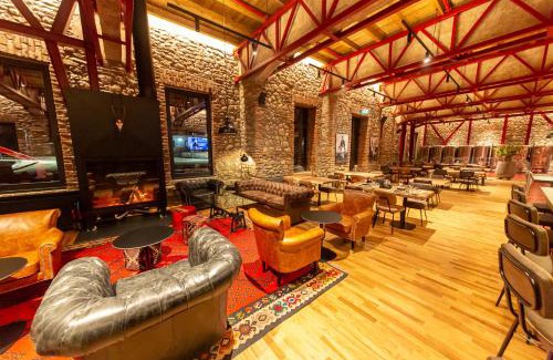 Leskovik Hotel | Melesin Distillery
