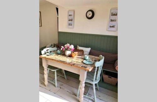 Long Melford Apartment | Melford Allotment Shed-Vintage Lodge Suffolk