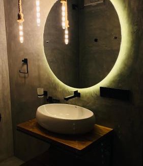 Midigama House | Mellow Yellow