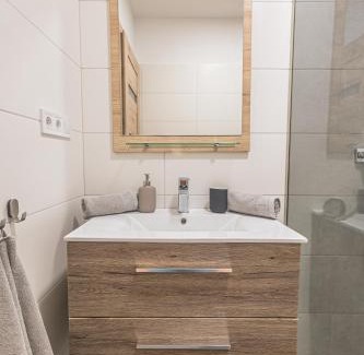 Sarvar Apartment | Melomi Apartman