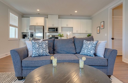 Melrose House | Melrose Muse - 2 Condos - Mins to Broadway