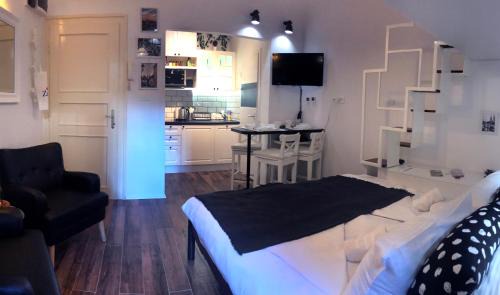 Zagreb Apartment | Mely Apartment in the City Center
