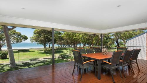 Corlette House | Memories on the Beachfront