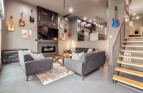 Downtown Memphis House | Memphis Mafia walk to Beale & FedEx Forum