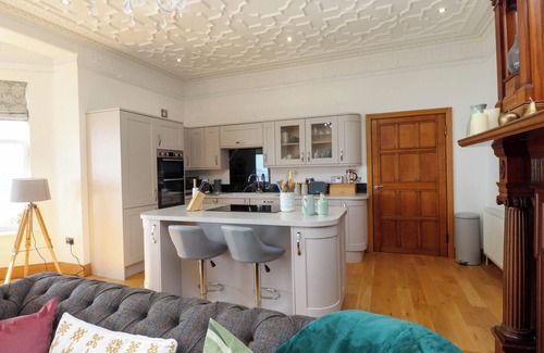 Menai Bridge Cottage | MENAI VIEW, character holiday cottage, with a garden in Menai Bridge