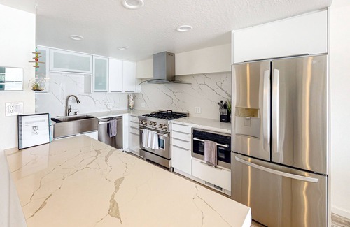 La Selva Beach House | Mer De Calladonn | Ocean-View Oasis | Direct Beach Access & Private Balcony