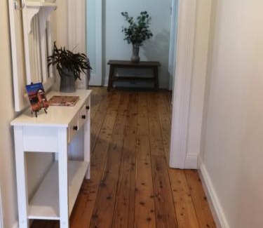 Central Mudgee Apartment | Merala a cosy cottage with easy stroll to CBD