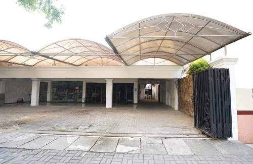 Surabaya Hotel | Merapi Inn Syariah by ecommerceloka
