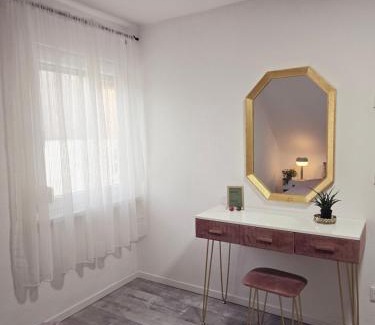 Guenzburg Apartment | Merci's - Legoland - Garden - Parking - Klima AC