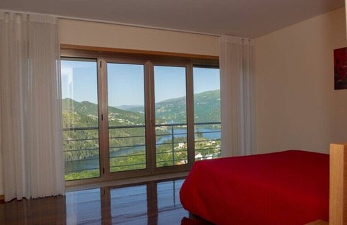 Rio Caldo Villa | Merck Villa Gerês - Private swimming pool - Free Wif