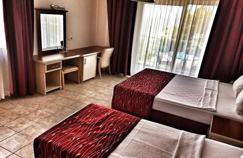 Nilufer Hotel | MERİÇ HOTEL TURUNÇ