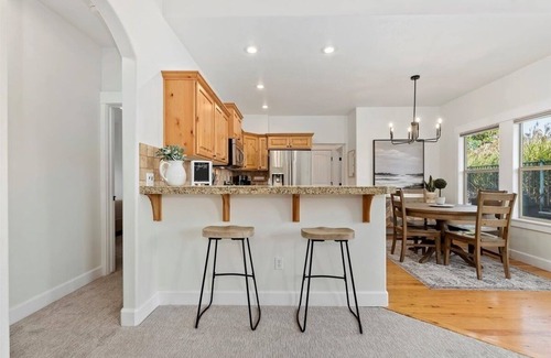 Meridian House | Meridian Patio Home with Games, Seasonal Pool, Close to EVERYTHING! Pet friendly
