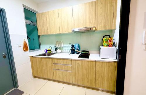 Masai Apartment | Meridin Bayvue Sea View Homestay by JP