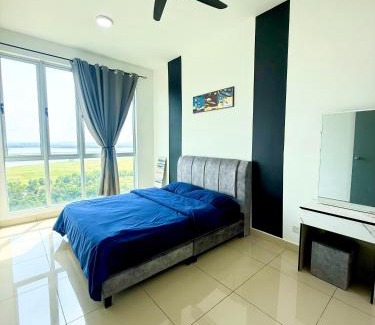 Masai Apartment | Meridin Bayvue Sea View Homestay by JP