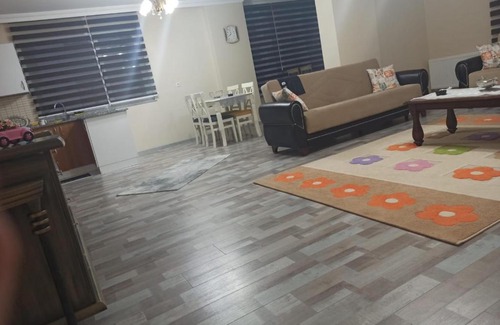 Yomra Apartment | Merkezi konumlu denize ve AVM ye yakın apart daire