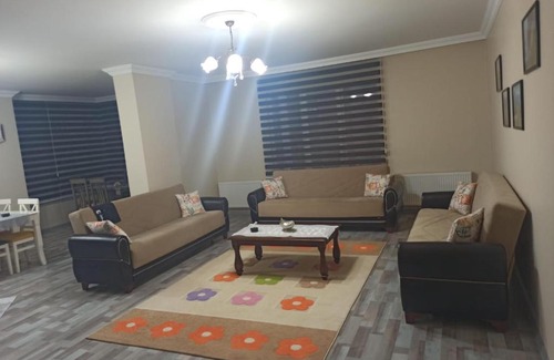 Yomra Apartment | Merkezi konumlu denize ve AVM ye yakın apart daire