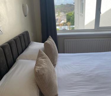 Saundersfoot Hotel | Merlewood Hotel