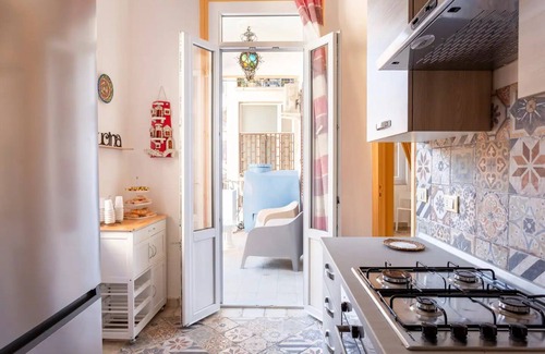 Corso dei Mille - Sant'Erasmo Bed & Breakfast | Merlo House - Inside the historical center