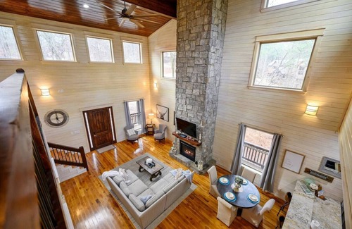 Broken Bow Cabin | Merlot Mountain: Couples Cabin w/Pool & Spa