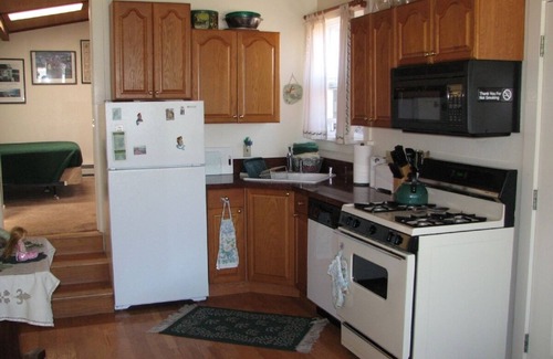 Pacific Grove Cottage | Mermaid Retreat, PET FRIENDLY, One Week Minimum Stay, Permit #0027
