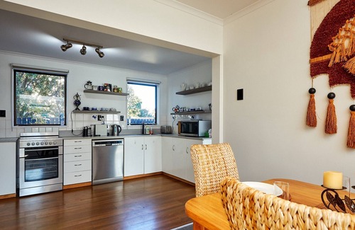 South Bay House | Mermaid's Rest - Kaikoura Holiday Home