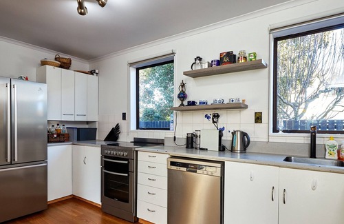 South Bay House | Mermaid's Rest - Kaikoura Holiday Home