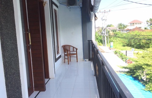 Batu Bolong Hotel | Meryta Guesthouse 1