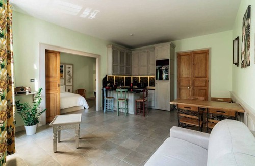 Pezenas Hotel | Mes à Moi Pézenas