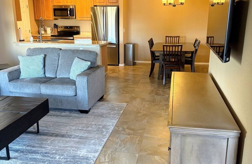 Parkwood Ranch Condo | Mesa 3 Bedroom Condo with Balcony and Pool Access