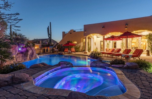 Las Sendas House | Mesa LUX + Views: King Beds, TVs & Private BAs All BRs; Pvt POOL/Spa, Putting Green, Roof Deck