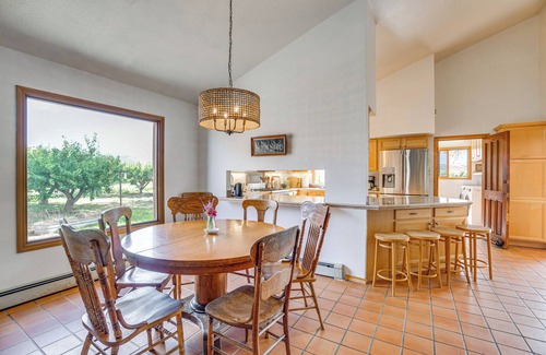 Palisade Cottage | 'mesa View House' w/Hot Tub: Walk to Winery!