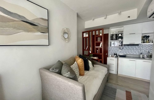 Bantud Hacienda Condo | Mesavirre Bacolod | Elegantly Furnished 1BDM w/Balcony @ LOPEZ LUX.