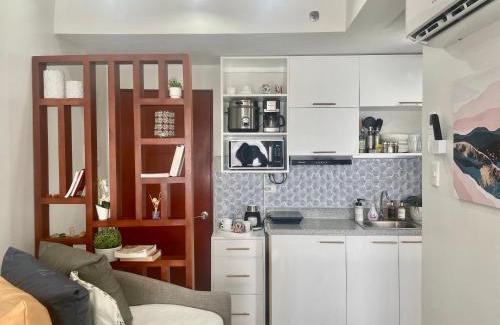 Bantud Hacienda Apartment | Mesavirre Bacolod - Elegantly Furnished 1BDM with Balcony