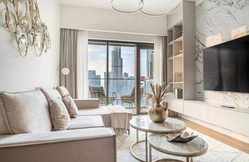 Downtown Dubai Apartment | Mesmerizing view of Burj Khalifa