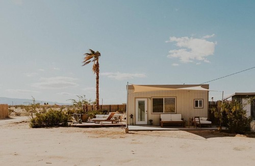 Wonder Valley House | Mesquite Cabin Studio w/Private Hot Springs Tub