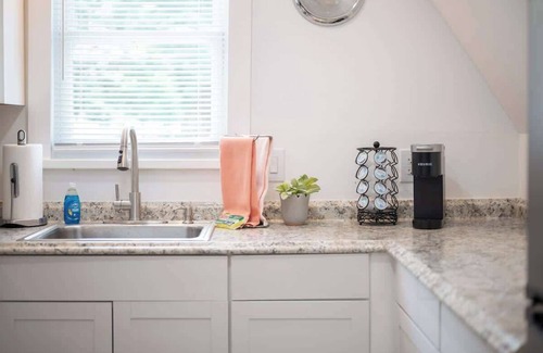 Lakeland House | Message us for Discounts! Pet & Budget Friendly