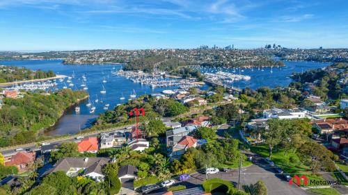 Seaforth Apartment | MetaWiseBnB Stylish Loft Studio with Garden in Seaforth