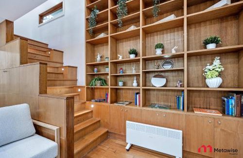 Seaforth Apartment | MetaWiseBnB Stylish Loft Studio with Garden in Seaforth