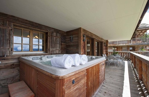 Saint-Pierre-de-Clages Apartment | Meters to the pistes and just two minutes to Medran Lift - Verbier!!