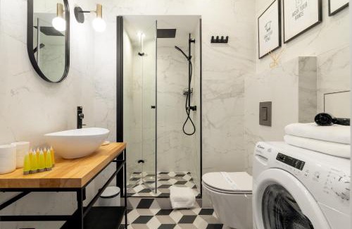 Srodmiescie Południowe Apartment | Metro Politechnika Cosy Apartment by BookingHost